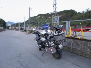 Bahnhof Autozug Motorrad